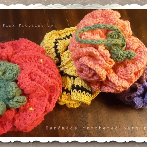 Handmade crocheted bath pouf shades of purple - Picture 3 of 3